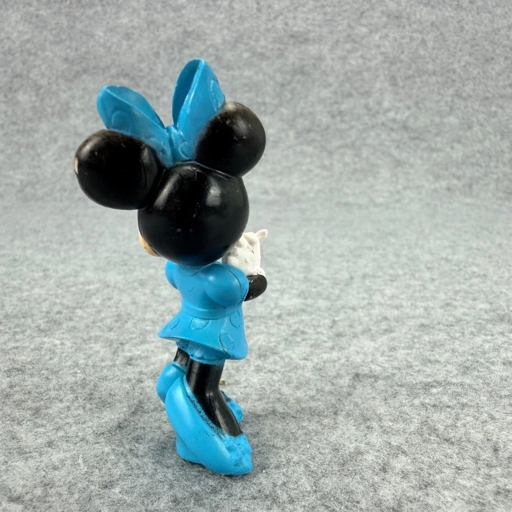 Disney Minnie Mouse PVC Figure Blue Dress Holding Gloves 2.75